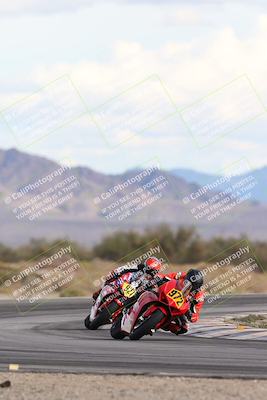 media/Nov-16-2025-Race Pace (Sun) [[8c5fa54630]]/Non Verified Riders (1st 20 Minutes)/5-Turn 15 (110pm)/